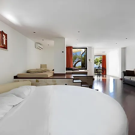 Iside كونفيرسانو